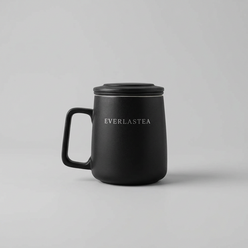 Black mug with "Everlstea" label.