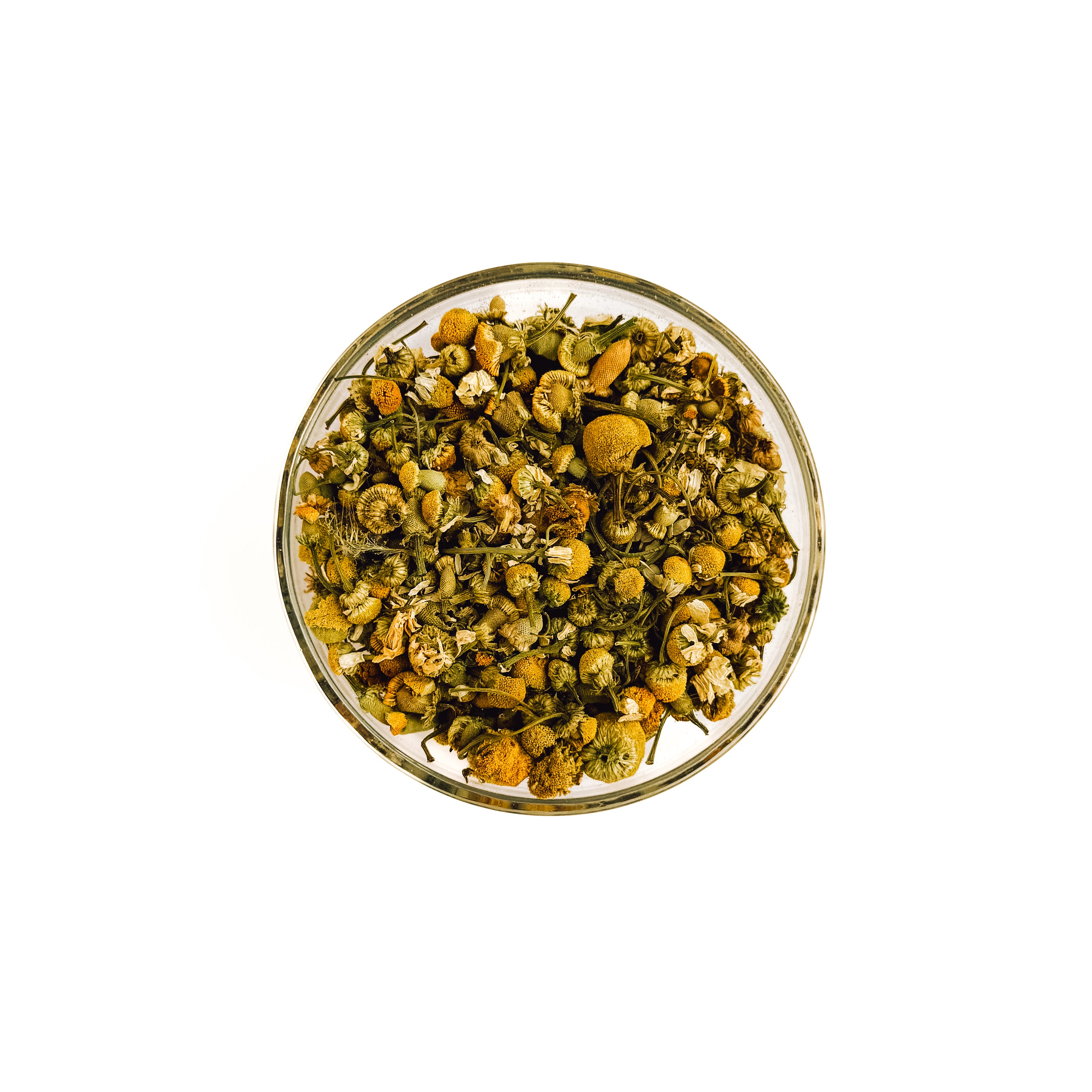 Everlastea Organic herbal chamomile loose leaf tea in a glass bowl.
